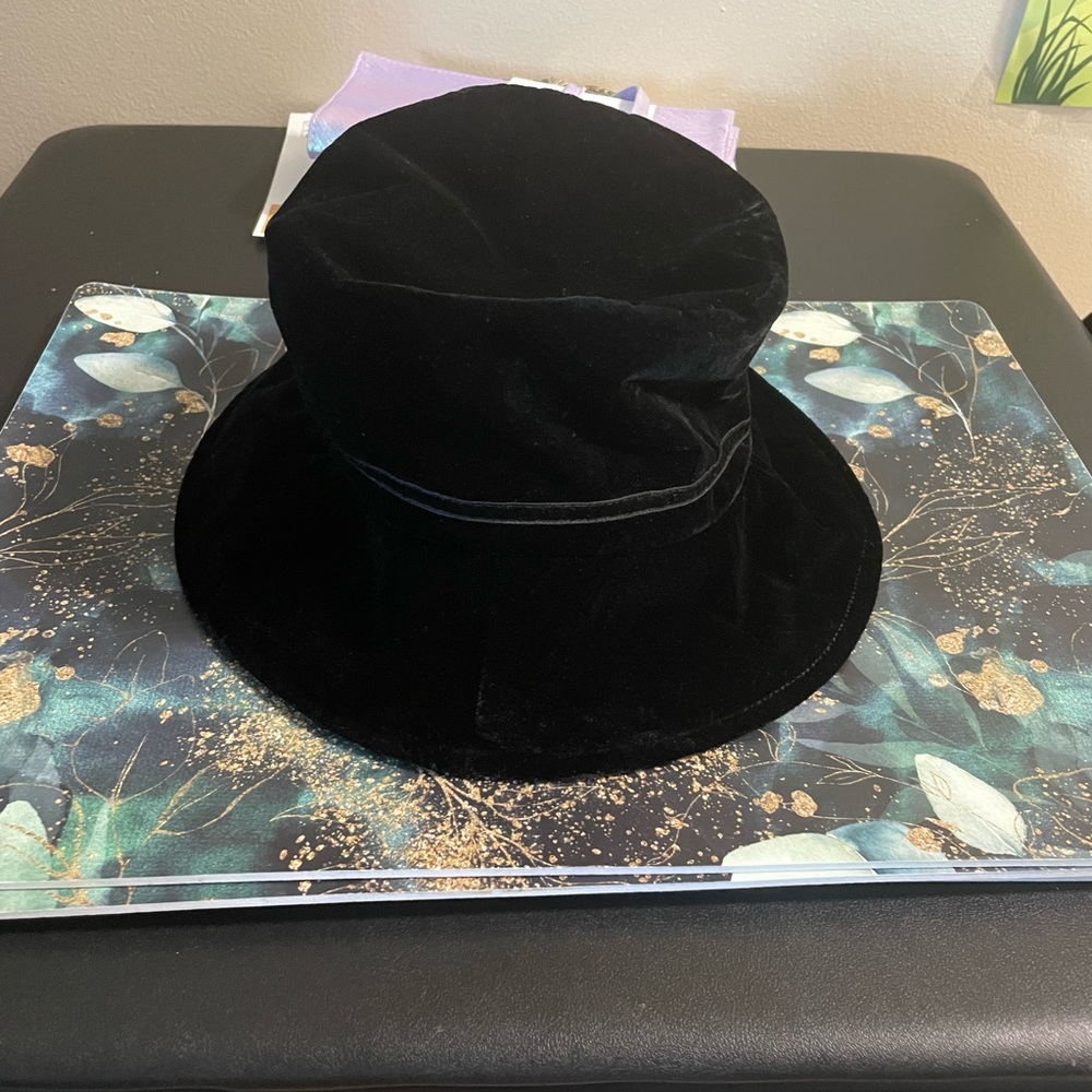 Liz Claiborne Black Velvet Hat